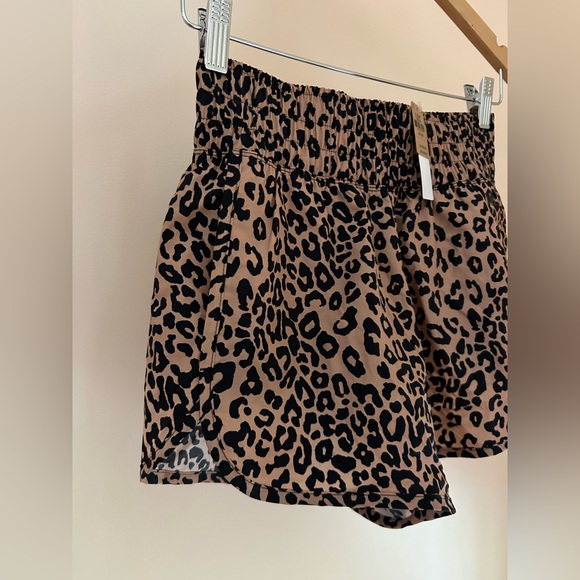🐆PINK by Victoria’s Secret Leopard Print Athletic Shorts | NEW Size XS - Picture 2 of 8